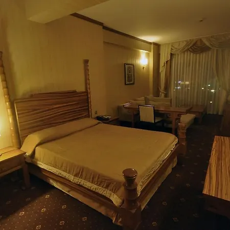 Deluxe Pinetapark 4* مرمريس