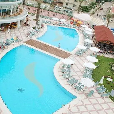 فندق Deluxe Pinetapark 4*